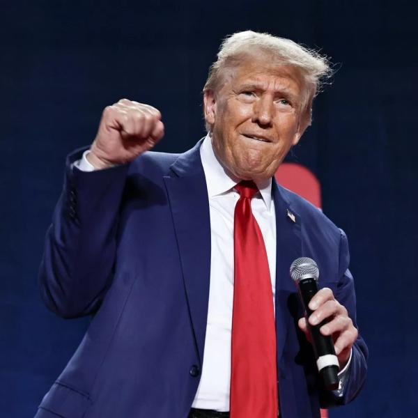 
                Дочь Дональда Трампа беременна первенцем            