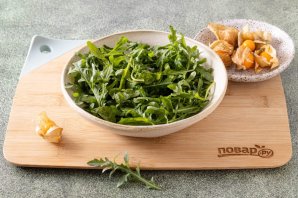 Салат с физалисом и руколой Салат с физалисом и руколой