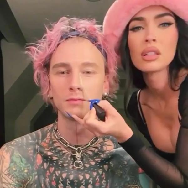 Беременная Меган Фокс "навсегда" рассталась с Machine Gun Kelly
Беременная Меган Фокс "навсегда" рассталась с Machine Gun Kelly