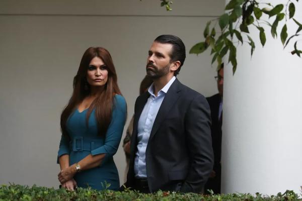Слух дня: сын Дональда Трампа разорвал отношения с невестой
Слух дня: сын Дональда Трампа разорвал отношения с невестой