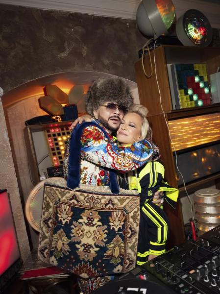 Viva la Vika: Собчак, Киркоров, Билан и другие на дне рождения Виктории Шеляговой
Viva la Vika: Собчак, Киркоров, Билан и другие на дне рождения Виктории Шеляговой