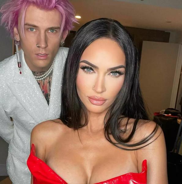 Беременная Меган Фокс "навсегда" рассталась с Machine Gun Kelly
Беременная Меган Фокс "навсегда" рассталась с Machine Gun Kelly