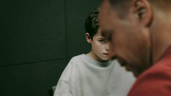 
                        &laquo;Ему 13 лет, он этого не сделает&raquo;. 5 главных проблем родителей в сериале &laquo;Переходный возраст&raquo;
                    