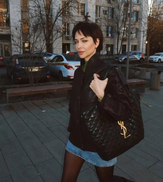 
                Настасья Самбурская рассталась с возлюбленным: "Я отказалась рожать"            