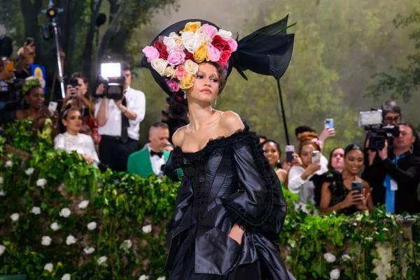Что означает тема Met Gala 2025 и почему все будет в черных тонах
Что означает тема Met Gala 2025 и почему все будет в черных тонах