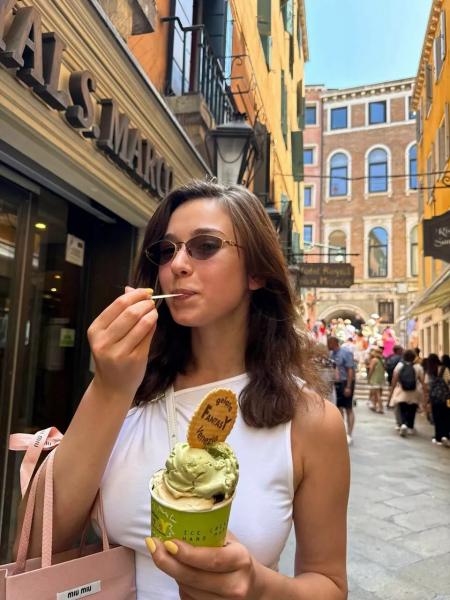 
                19-летняя Камила Валиева закрутила роман с 32-летним хоккеистом            