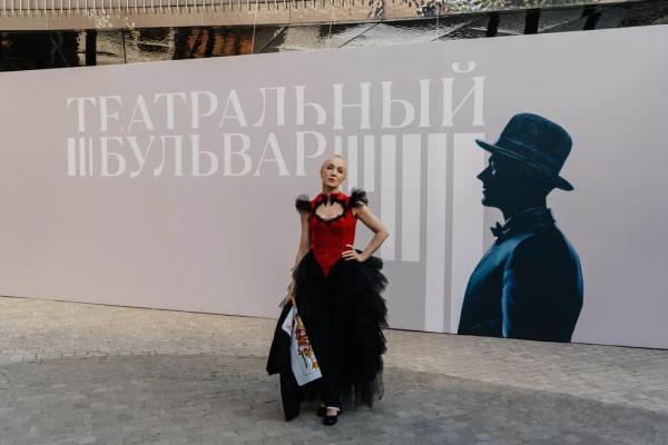 
                Юлия Пересильд, Дарья Мороз, Константин Богомолов открыли самый масштабный в мире театральный фестиваль            