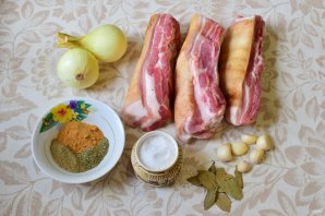 Копченое мясо в коптильне