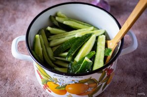Огурцы, консервированные дольками Огурцы, консервированные дольками