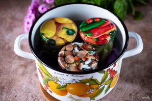 Огурцы, консервированные дольками Огурцы, консервированные дольками