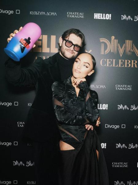 
                Прилучные, Чадовы, Дава и Мари Краймбрери: звездные пары на HELLO! GALA AWARDS х DIMA BILAN CELEBRATION            