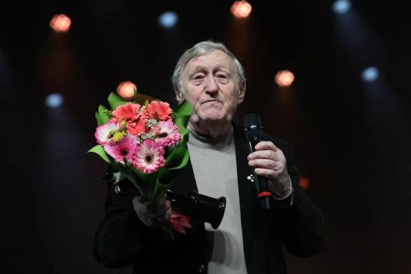 Аня Чиповская, Антон Хабаров, Нонна Гришаева на церемонии вручения премии "Звезда Театрала"
Аня Чиповская, Антон Хабаров, Нонна Гришаева на церемонии вручения премии "Звезда Театрала"