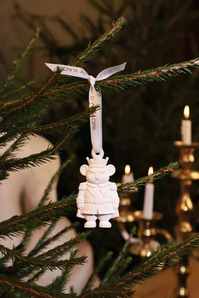 Детали в эстетике тихой роскоши и совершенные handmade-формы: чем украсить интерьер к Новому году
Детали в эстетике тихой роскоши и совершенные handmade-формы: чем украсить интерьер к Новому году