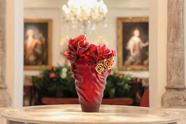 Детали в эстетике тихой роскоши и совершенные handmade-формы: чем украсить интерьер к Новому году
Детали в эстетике тихой роскоши и совершенные handmade-формы: чем украсить интерьер к Новому году
