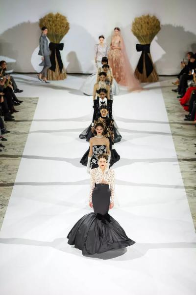 
                Кристина Милиан, Анна Нетребко, Лилия Рах: гости показа YANINA Couture на Неделе высокой моды в Париже             
