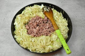 Начинка из фарша и капусты для блинов