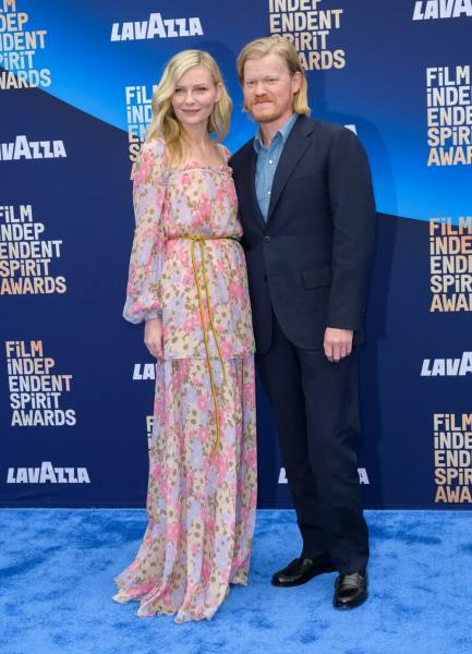 
                Нина Добрев, Кайя Гербер, Кирстен Данст на Film Independent Spirit Awards 2026            