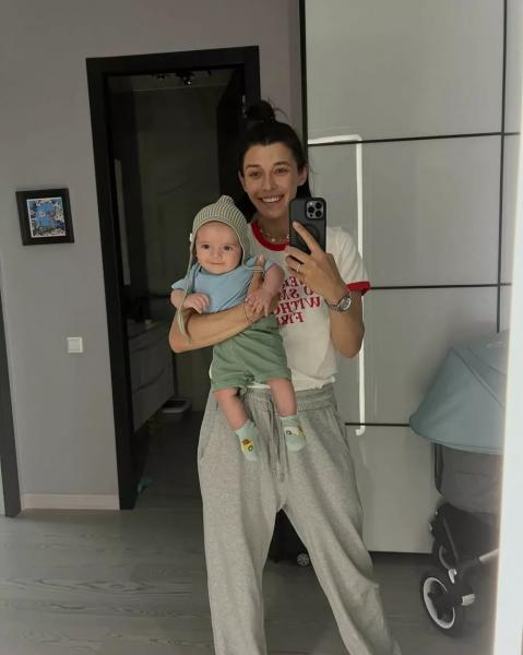 
                Алина Астровская и Антон Лаврентьев отметили 4-летие сына            