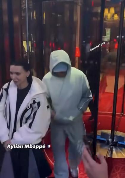 
                Оксана Самойлова раскрыла подробности инцидента с футболистом Килианом Мбаппе в Париже            
