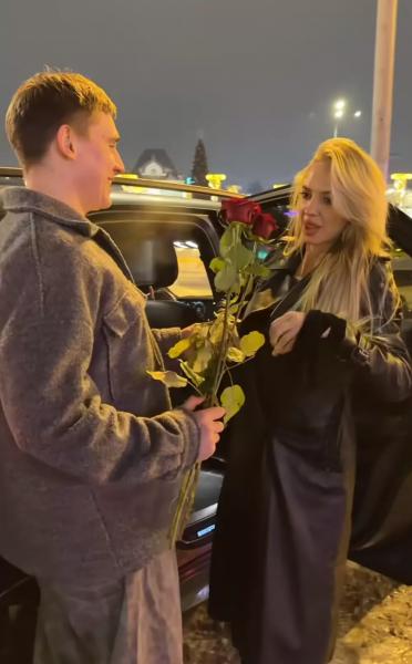 Надежда Сысоева впервые показала 25-летнего возлюбленного
Надежда Сысоева впервые показала 25-летнего возлюбленного