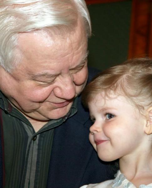 
                Марина Зудина эмоционально поздравила с 20-летием дочь от Олега Табакова            