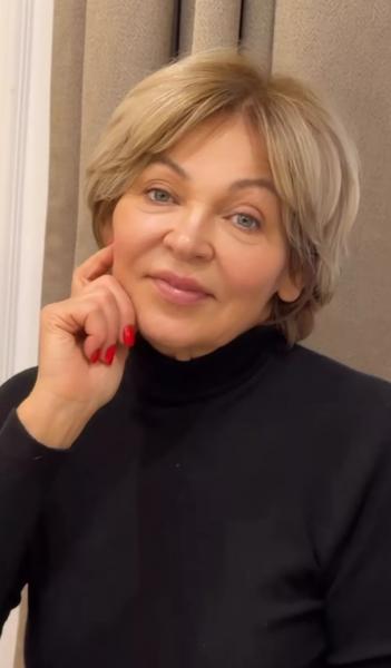 
                Алсу провела вечер с мамой: "Такая красивая"            