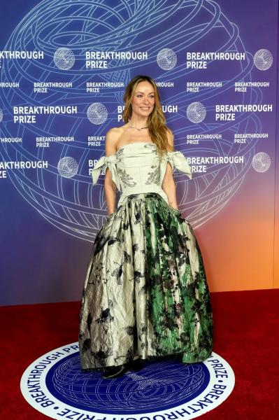 
                Джиджи Хадид, Мария Шарапова, Орландо Блум и другие звезды на церемонии Breakthrough Prize            