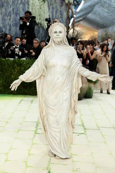 
                Бейонсе, Рианна, Хейли Бибер, Ким Кардашьян: звездные гости Met Gala 2026            