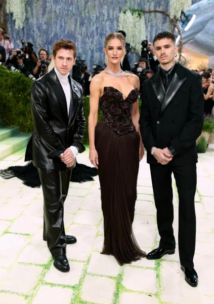
                Бейонсе, Рианна, Хейли Бибер, Ким Кардашьян: звездные гости Met Gala 2026            