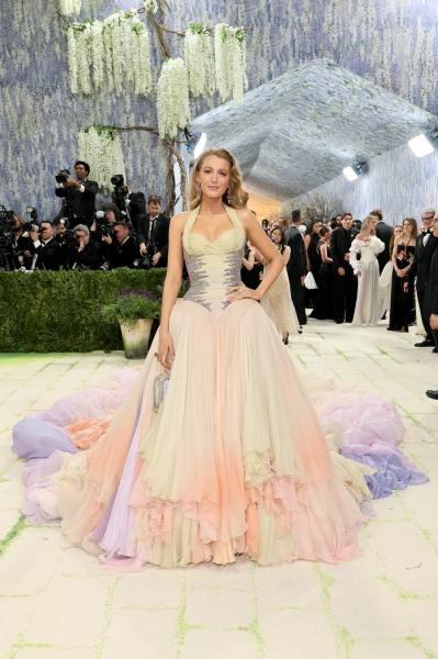 
                Бейонсе, Рианна, Хейли Бибер, Ким Кардашьян: звездные гости Met Gala 2026            