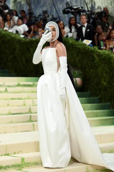 
                Бейонсе, Рианна, Хейли Бибер, Ким Кардашьян: звездные гости Met Gala 2026            