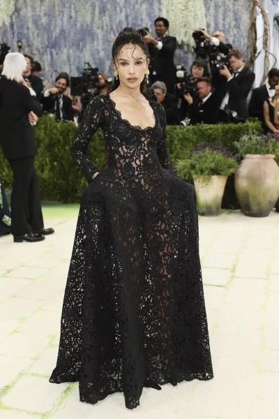 
                Бейонсе, Рианна, Хейли Бибер, Ким Кардашьян: звездные гости Met Gala 2026            
