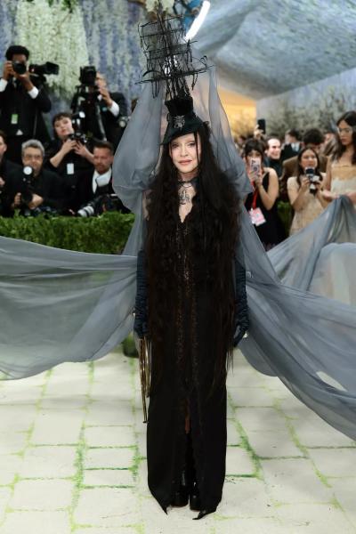 
                Бейонсе, Рианна, Хейли Бибер, Ким Кардашьян: звездные гости Met Gala 2026            