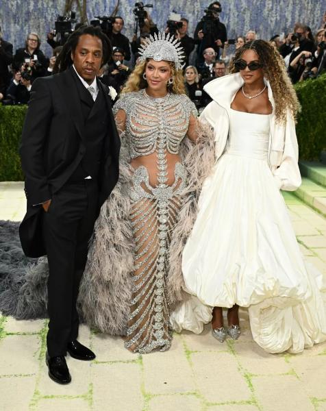 
                Какое строгое правило нарушила дочь Бейонсе на Met Gala 2026            