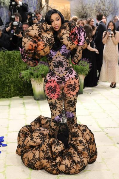 
                Бейонсе, Рианна, Хейли Бибер, Ким Кардашьян: звездные гости Met Gala 2026            