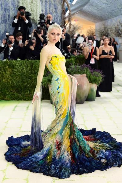 
                Бейонсе, Рианна, Хейли Бибер, Ким Кардашьян: звездные гости Met Gala 2026            