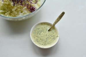 "Коулслоу" с маком "Коулслоу" с маком