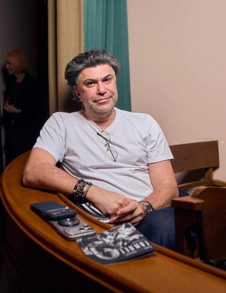 
                Пересильд, Петров, Янковский &mdash; кто еще пришел посмотреть на Юру Борисова на сцене МХТ            
