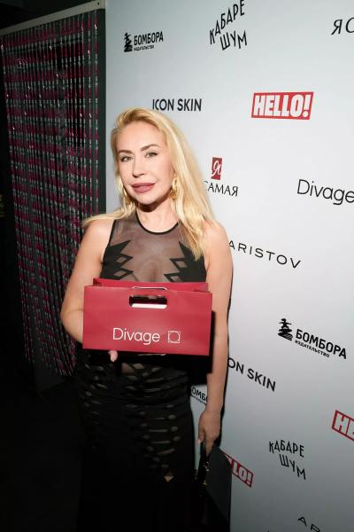 IOWA, The Hatters, Покрас Лампас и другие селебрити на звездной вечеринке HELLO! в Санкт-Петербурге
IOWA, The Hatters, Покрас Лампас и другие селебрити на звездной вечеринке HELLO! в Санкт-Петербурге