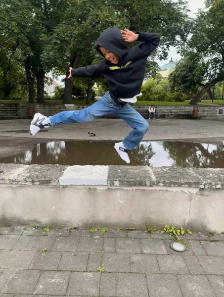
                Джон Ледженд и Крисси Тейген с детьми впервые побывали в Эстонии            