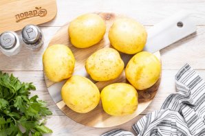 Запеченный молодой картофель