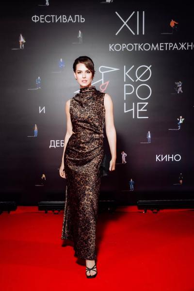 
                Любовь Аксенова, Лянка Грыу, Елизавета Боярская: звездные гости закрытия фестиваля "Короче"            