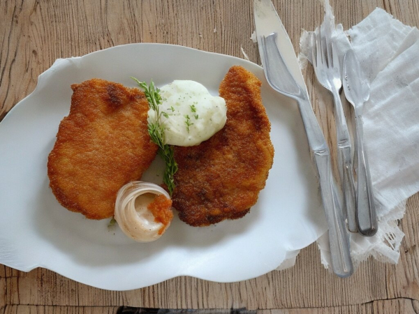 Свиные отбивные &mdash; традиционное мясное блюдо