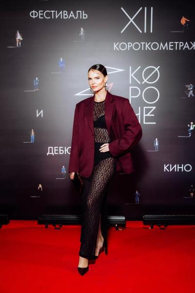 
                Любовь Аксенова, Лянка Грыу, Елизавета Боярская: звездные гости закрытия фестиваля "Короче"            