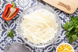 Салат из капусты, перца и кукурузы Салат из капусты, перца и кукурузы